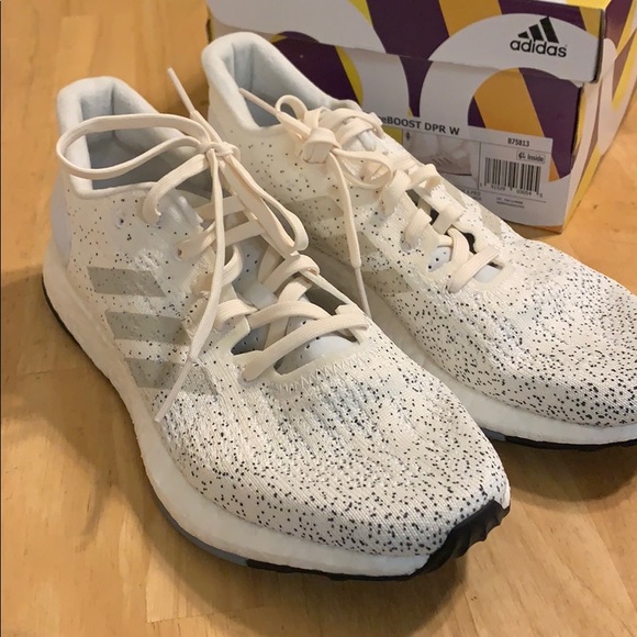 Adidas Women’s Boost - Picture 8 of 9